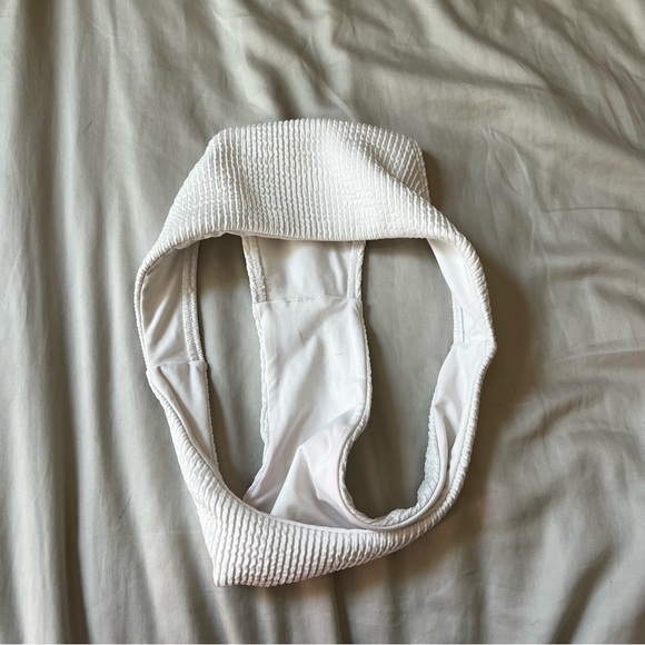 WORN ONCE Monday Swimwear Byron Bottom - White Sand Crinkle - Picture 2 of 2